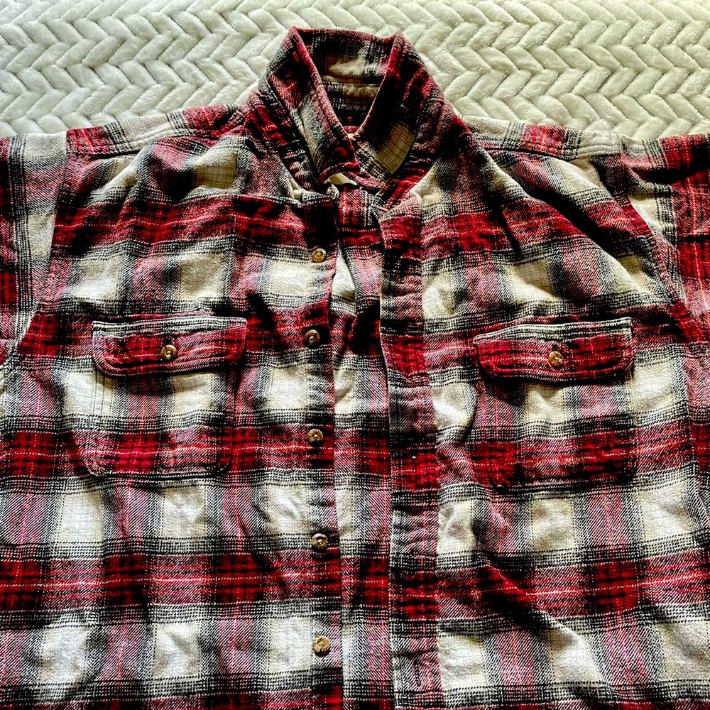 FIELD & STREAM Plaid Red Button Up